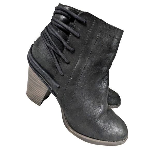 CANDIES! BLACK SUEDE MICROFIBER LACED BACK, INSIDE ZIPPER ANKLE BOOTS! SZ 8.5M - Picture 1 of 10